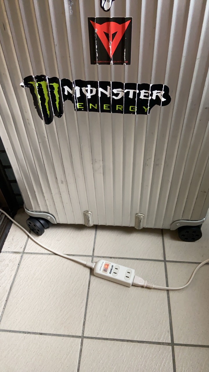 rimowa 輪子+輪子底座,自己更換,不專業分享。