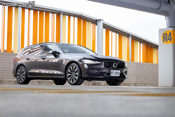 Volvo V60 Plus B3 試駕|旅行車老將再出招,入門動力更顯超值!