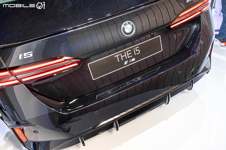 【採訪】BMW i5 雙車型 329 萬元起正式上市 & 詳細實拍介紹!