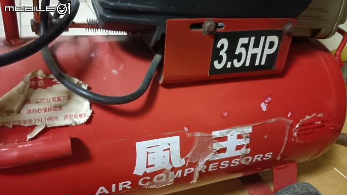 空氣壓縮機的壓力錶二顆打氣不會做動但打氣跟排氣正常