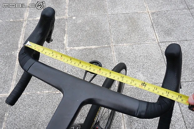 公路車賽的長頭窄把的盛行?
