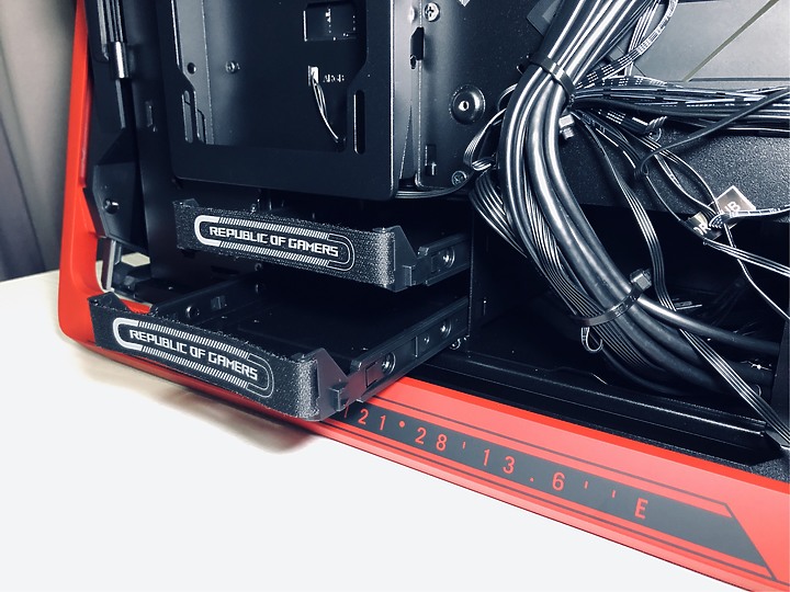 「明日香－限定聯名版 創世神機殼」ROG Hyperion EVA-02 Edition