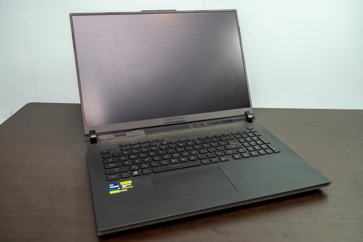 高效能大視界，ROG STRIX SCAR 18 G834JW 電競筆電開箱測試