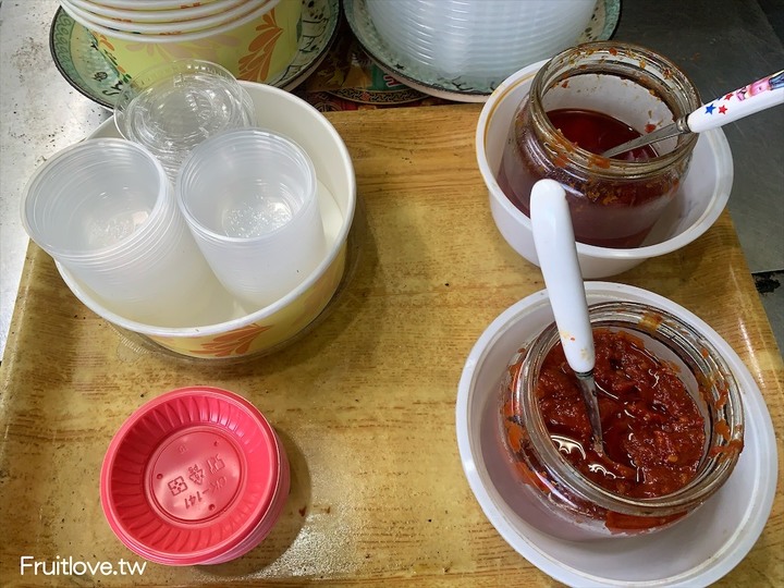 平價臭豆腐，除了傳統口味還有創意口味可以選擇
