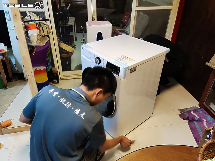 【 開箱分享 】LG WR-100VW 免曬衣智慧乾衣機，實現烘衣自由的白色小精靈！