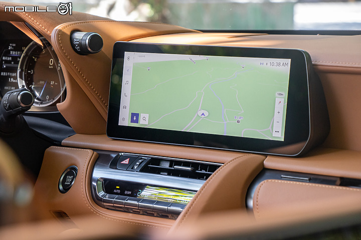 Lexus LC 500 Convertible 新年式試駕|多了貼心的升級內容,還是八缸、敞篷更讓人心動!