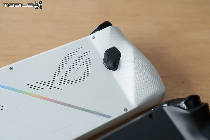 迎接 PC 遊戲新玩法｜ROG Ally、Steam Deck 長時間實際使用大對決！