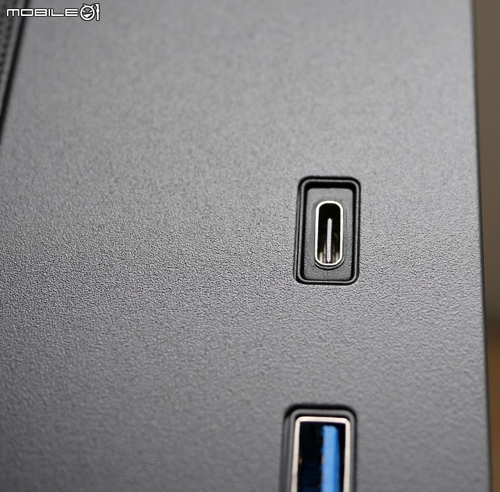 點我看大圖 簡約風無光害的鐵殼 Sharkoon M30 BLACK 開箱