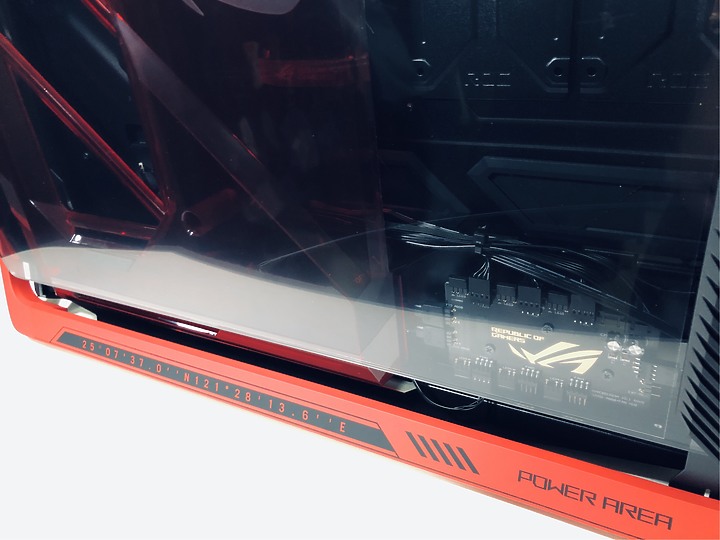 「明日香－限定聯名版 創世神機殼」ROG Hyperion EVA-02 Edition