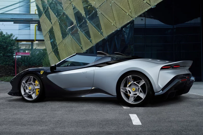 又一輛獨一無二的委託製作案!Ferrari SP-8 將在台灣亮相?