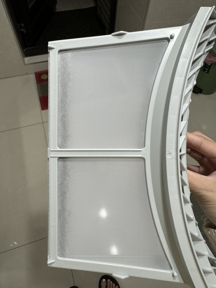 開箱《LG免曬衣乾衣機》讓你冬天也愛上洗衣服，除濕機終於不用再「越權」做事！
