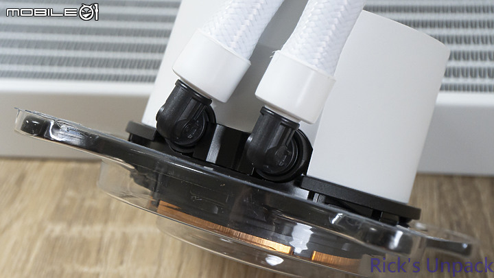 【開箱】潔白無瑕高效能 | NZXT KRAKEN 360 RGB WHITE
