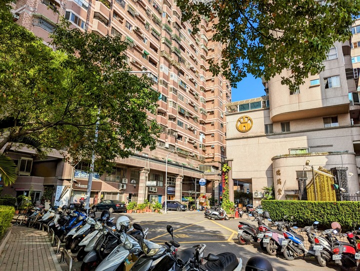 雙白金樓店