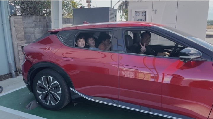 點我看大圖 小孩長太快,Golf空間不夠用,換新車EV6囉!