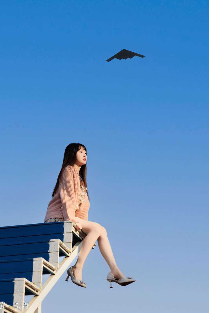 陽光+粉黛草+美女=愛情小說封面
