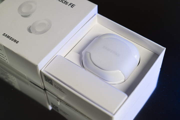 點我看大圖 SAMSUNG Galaxy Buds FE 最平價三星耳機-開箱&主觀使用感受
