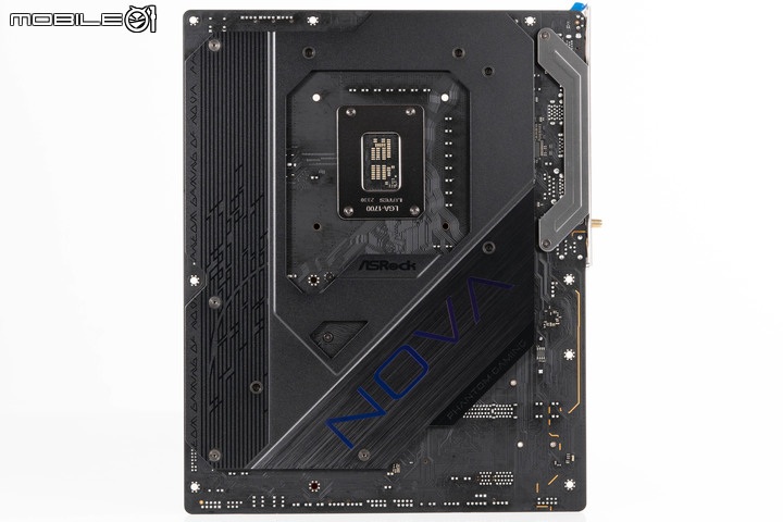 ASRock Phantom Gaming Z790 Nova WiFi 主機板開箱實測 真不鎖功耗搭 6 SSD 插槽設定的頂尖選擇