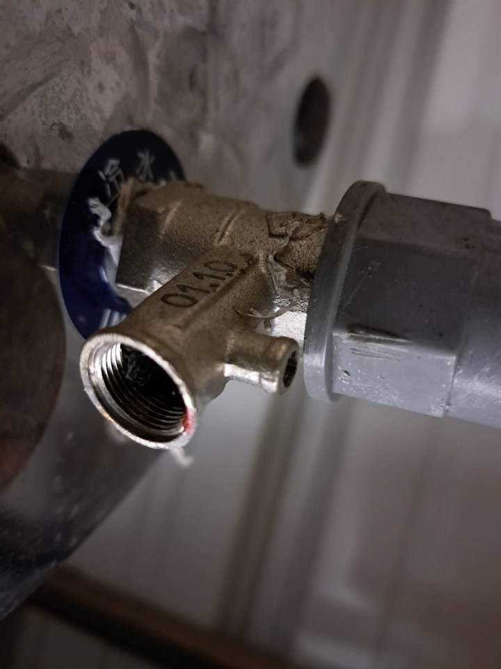 點我看大圖 儲熱型電熱水器電熱棒更換請益(裝好了,感謝)