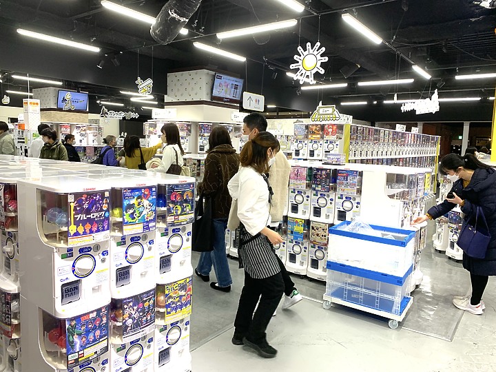 ＜日本＞2023全家人解封日本行~池袋太陽城扭蛋百貨及安利美特