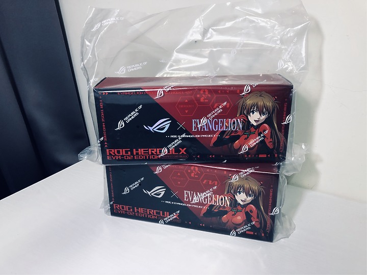 點我看大圖 「明日香-限定聯名版顯示卡支撐架」ROG Herculx EVA-02 Edition