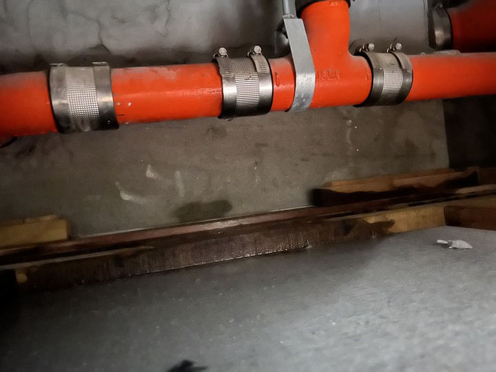 污水管還是防水壞了？
