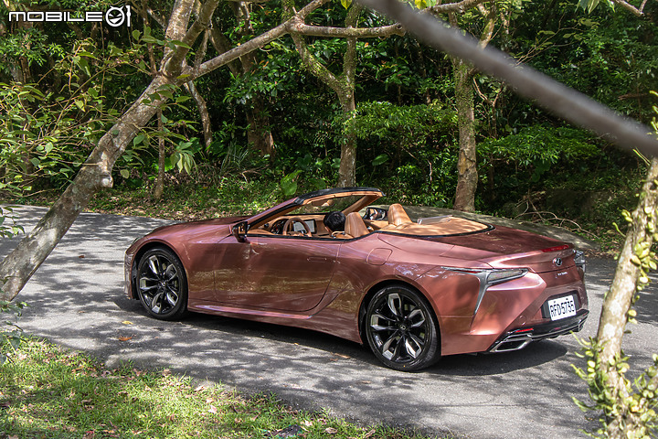 Lexus LC 500 Convertible 新年式試駕|多了貼心的升級內容,還是八缸、敞篷更讓人心動!