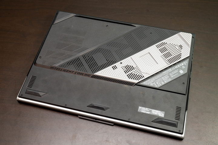 高效能大視界，ROG STRIX SCAR 18 G834JW 電競筆電開箱測試