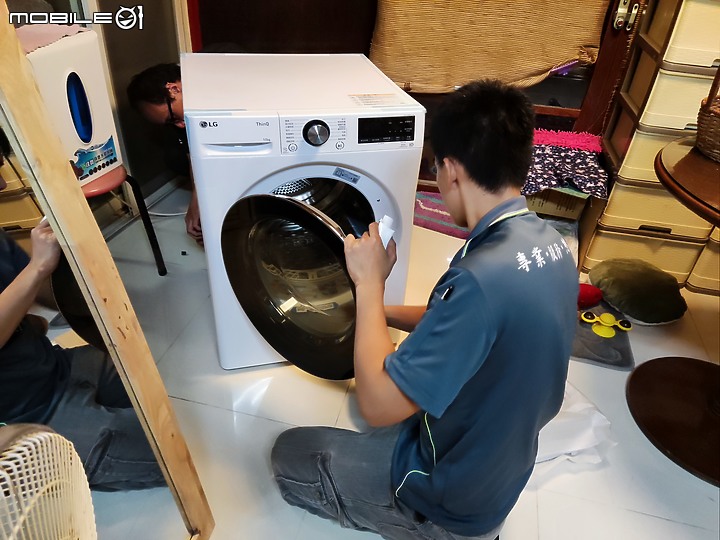 【 開箱分享 】LG WR-100VW 免曬衣智慧乾衣機，實現烘衣自由的白色小精靈！