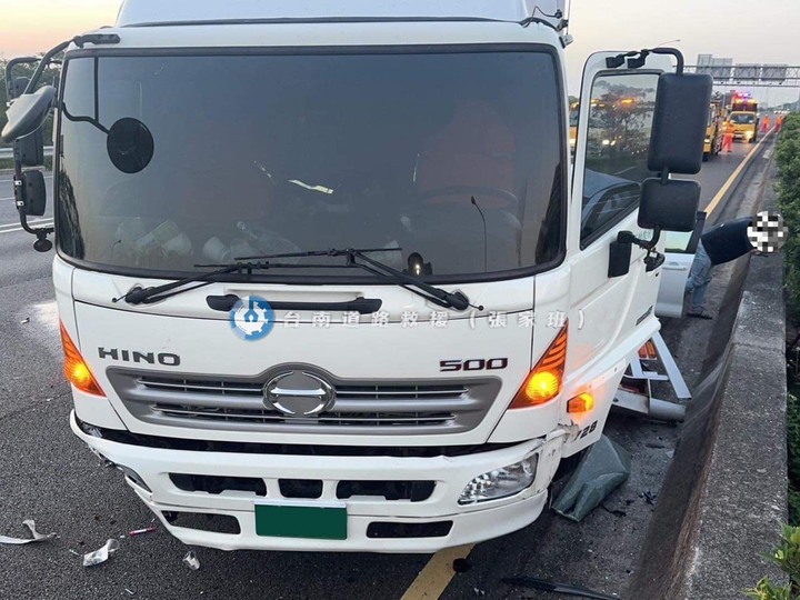 又是大車司機撿東西？國道釀禍