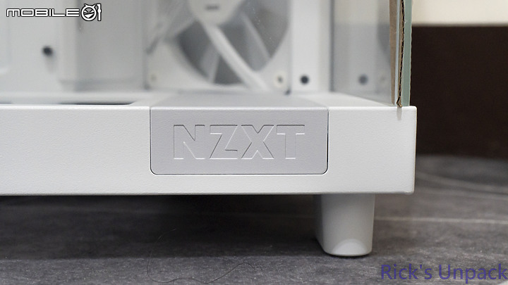 點我看大圖 【開箱】真正的"側進風"海景機殼 | NZXT H6 FLOW RGB WHITE