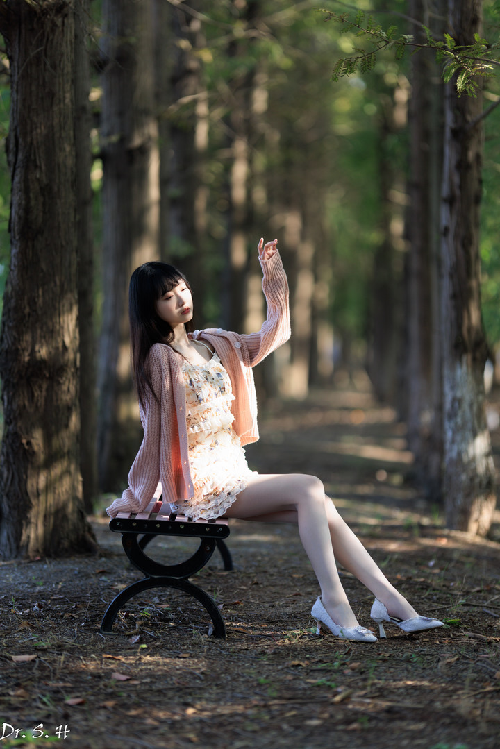 陽光+粉黛草+美女=愛情小說封面