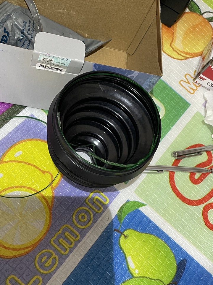 Golf R 傳動軸防塵套備料