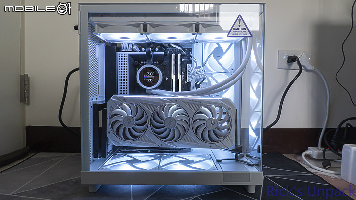 點我看大圖 【開箱】真正的"側進風"海景機殼 | NZXT H6 FLOW RGB WHITE
