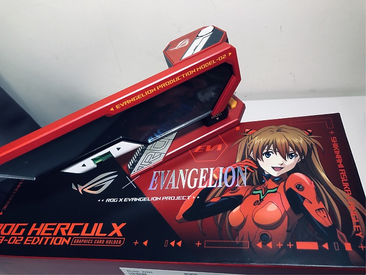 點我看大圖 「明日香-限定聯名版顯示卡支撐架」ROG Herculx EVA-02 Edition
