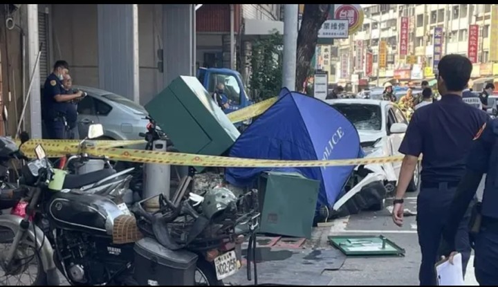 嚴重車禍，多部機車被撞，一人身亡