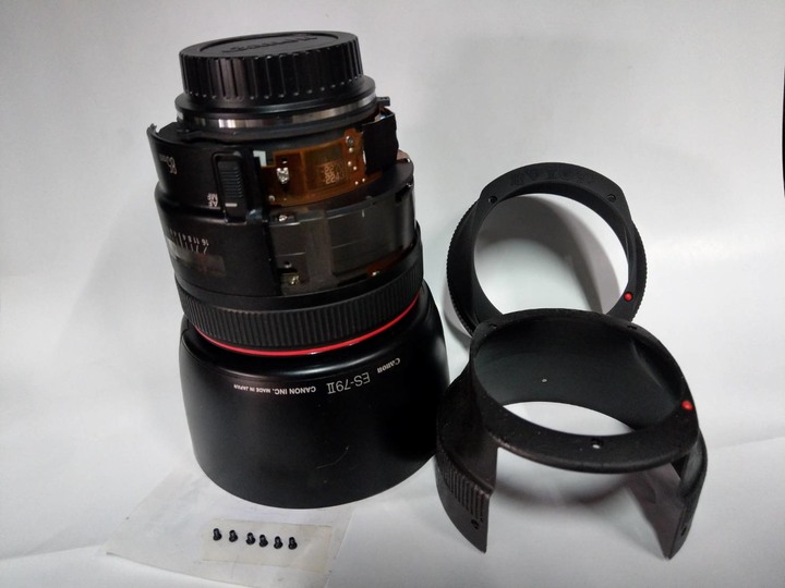 EF85mm f/1.2L II USM 黏踢踢