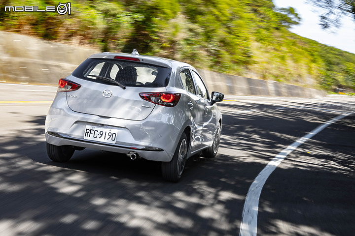 Mazda 2 15S Urban Sport 小改款試駕｜日式魂動美學，換臉再戰！