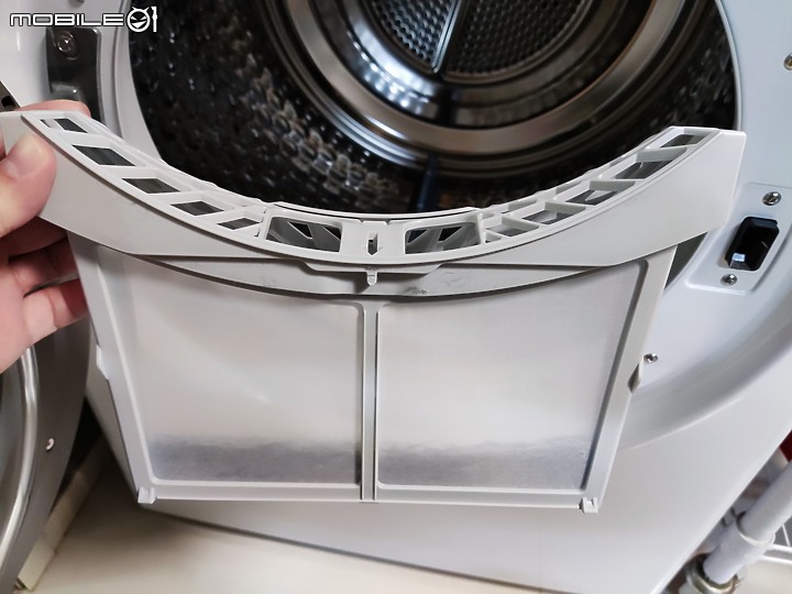 點我看大圖 【 開箱分享 】LG WR-100VW 免曬衣智慧乾衣機,實現烘衣自由的白色小精靈!