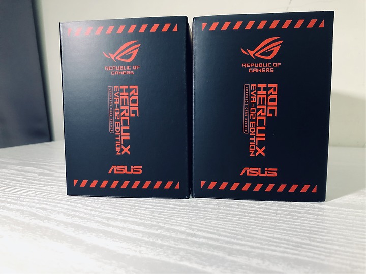 點我看大圖 「明日香-限定聯名版顯示卡支撐架」ROG Herculx EVA-02 Edition