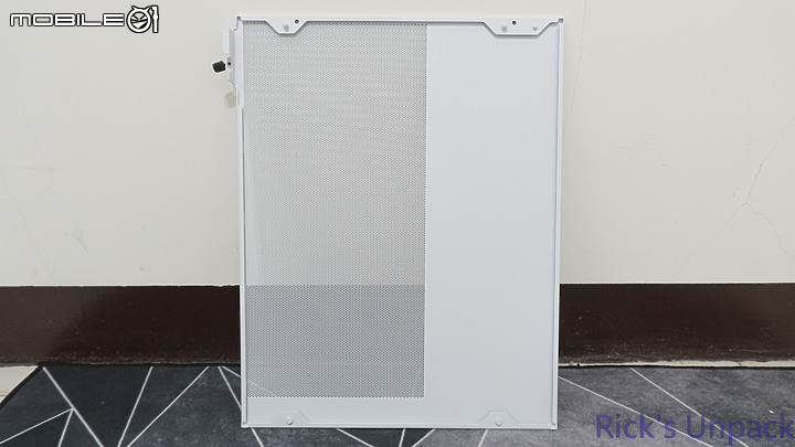 點我看大圖 【開箱】真正的"側進風"海景機殼 | NZXT H6 FLOW RGB WHITE