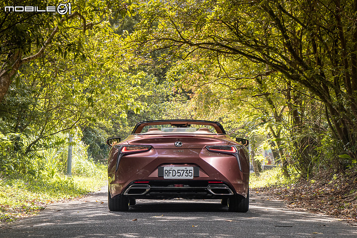 Lexus LC 500 Convertible 新年式試駕|多了貼心的升級內容,還是八缸、敞篷更讓人心動!