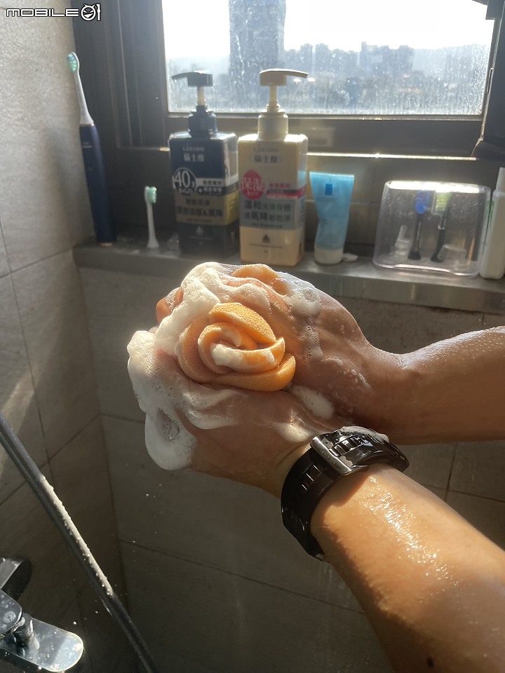 挑戰『熟男味』的終極解決方案 - LÚCIDO倫士度去味洗沐系列開箱及體驗讓我重獲自信