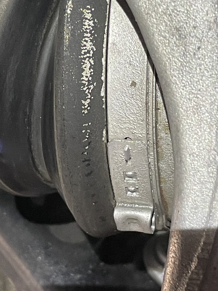 Golf R 傳動軸防塵套備料