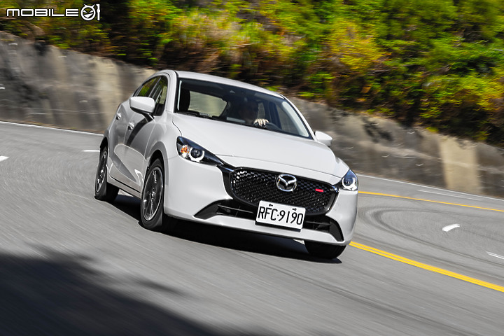 Mazda 2 15S Urban Sport 小改款試駕｜日式魂動美學，換臉再戰！