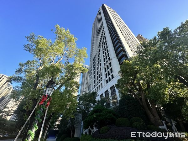 屏東飼料大亨出手，1.2億現金掃進台中最高豪宅