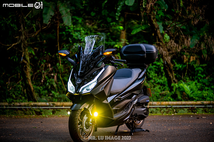 點我看大圖 2023 HONDA FORZA350開箱x霧燈安裝