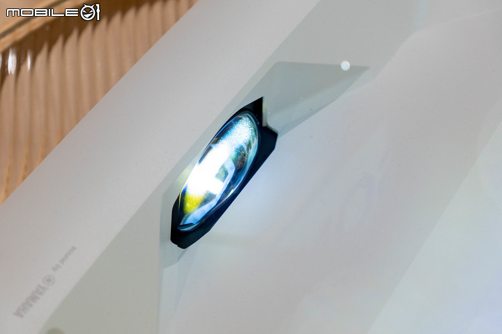 【採訪】Epson 發表 4K 解析度電玩雷射大電視 EH-LS650 以內建動態插補功能提供低延遲遊戲畫面