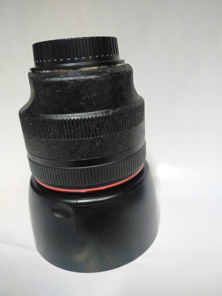 EF85mm f/1.2L II USM 黏踢踢