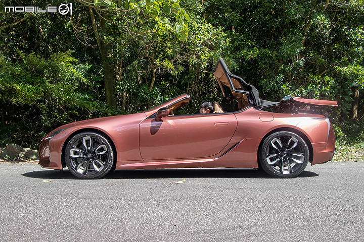 Lexus LC 500 Convertible 新年式試駕｜多了貼心的升級內容，還是八缸、敞篷更讓人心動！
