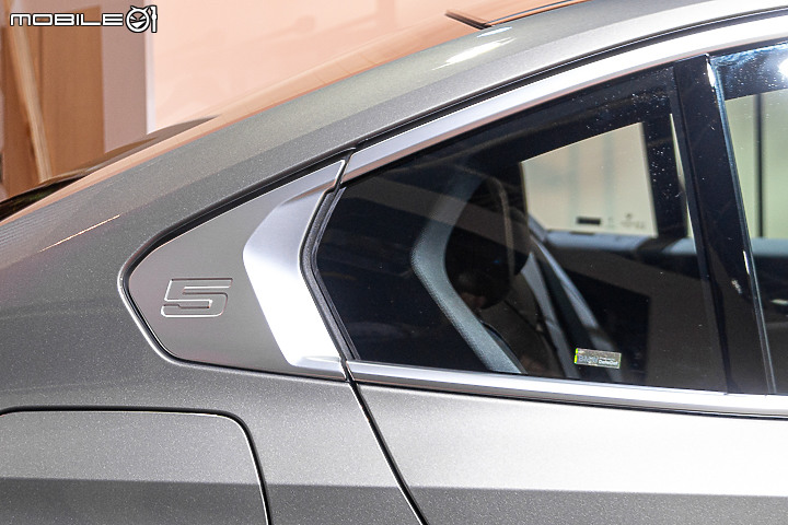 【採訪】BMW i5 雙車型 329 萬元起正式上市 & 詳細實拍介紹!